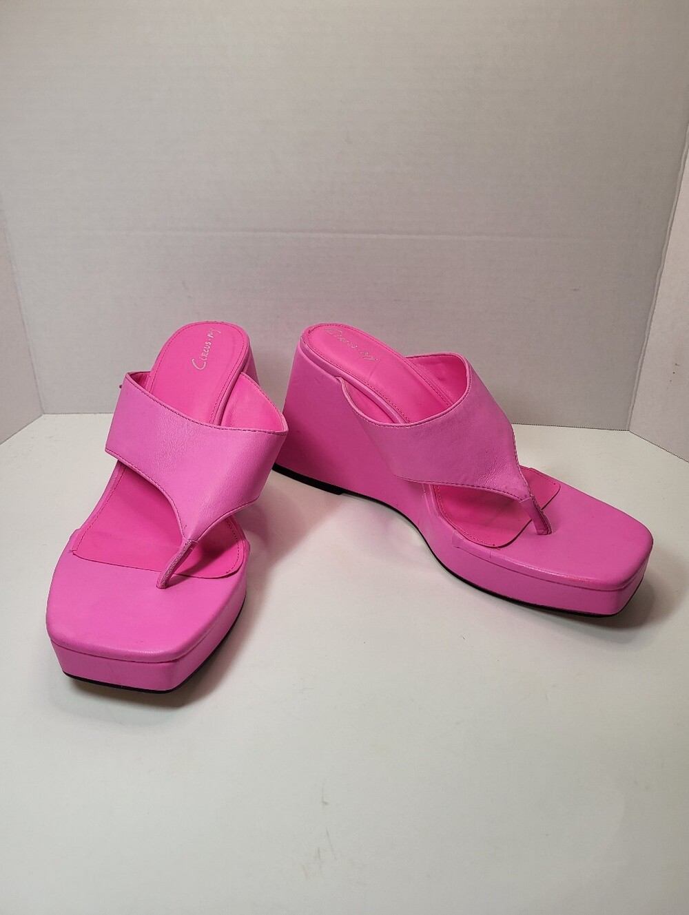 Circus by Sam Edelman Moira Platform Wedge Thong Sandals Size 9 Fuchsia Pink